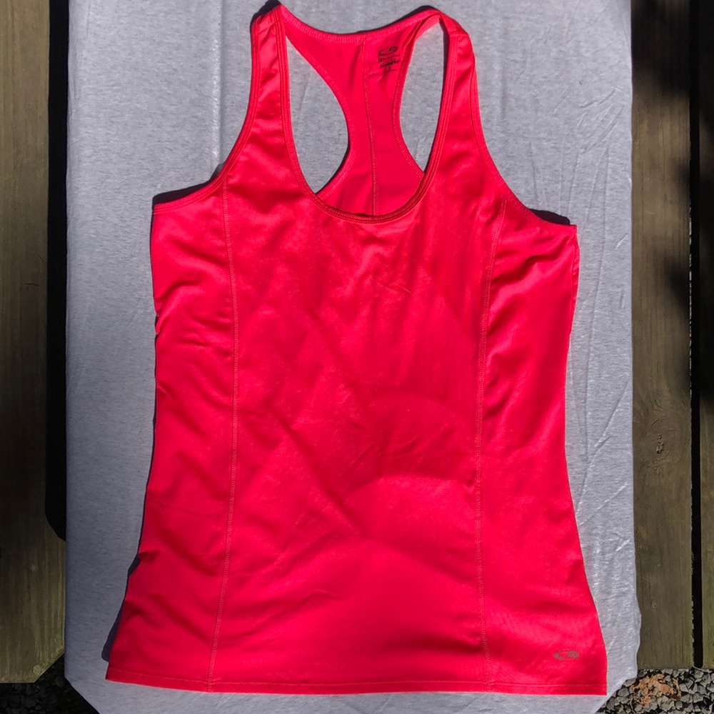 Champion running tank size large
